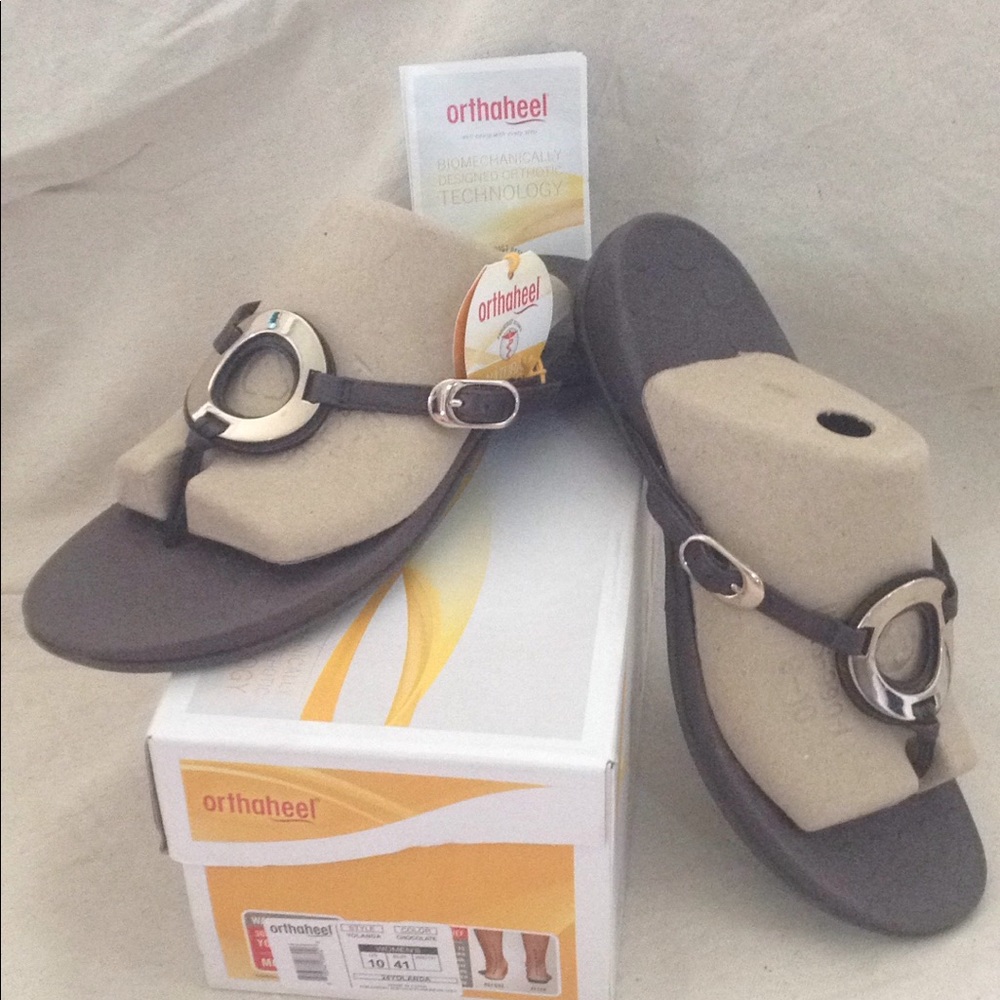 NIB Orthaheel Yolanda Sandals (flip flop style)